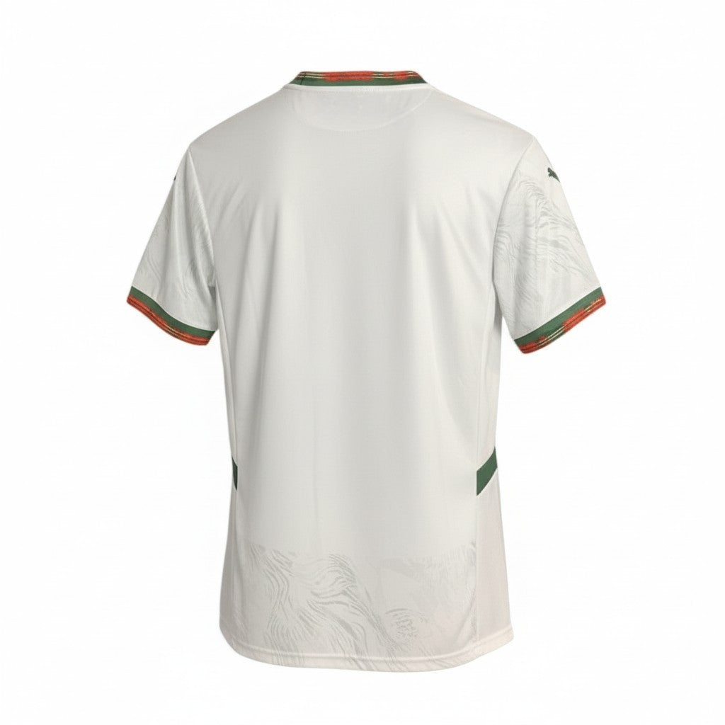 Camisa T-Shirt Especial Portugal da Velukz exibida com design colorido e detalhes do país, feita de tecido confortável.
