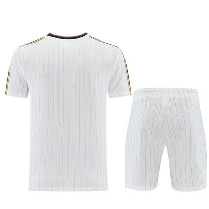 Conjunto Velukz LifeStyle Manchester United, roupa confortável com logotipo do clube, ideal para fãs de futebol.