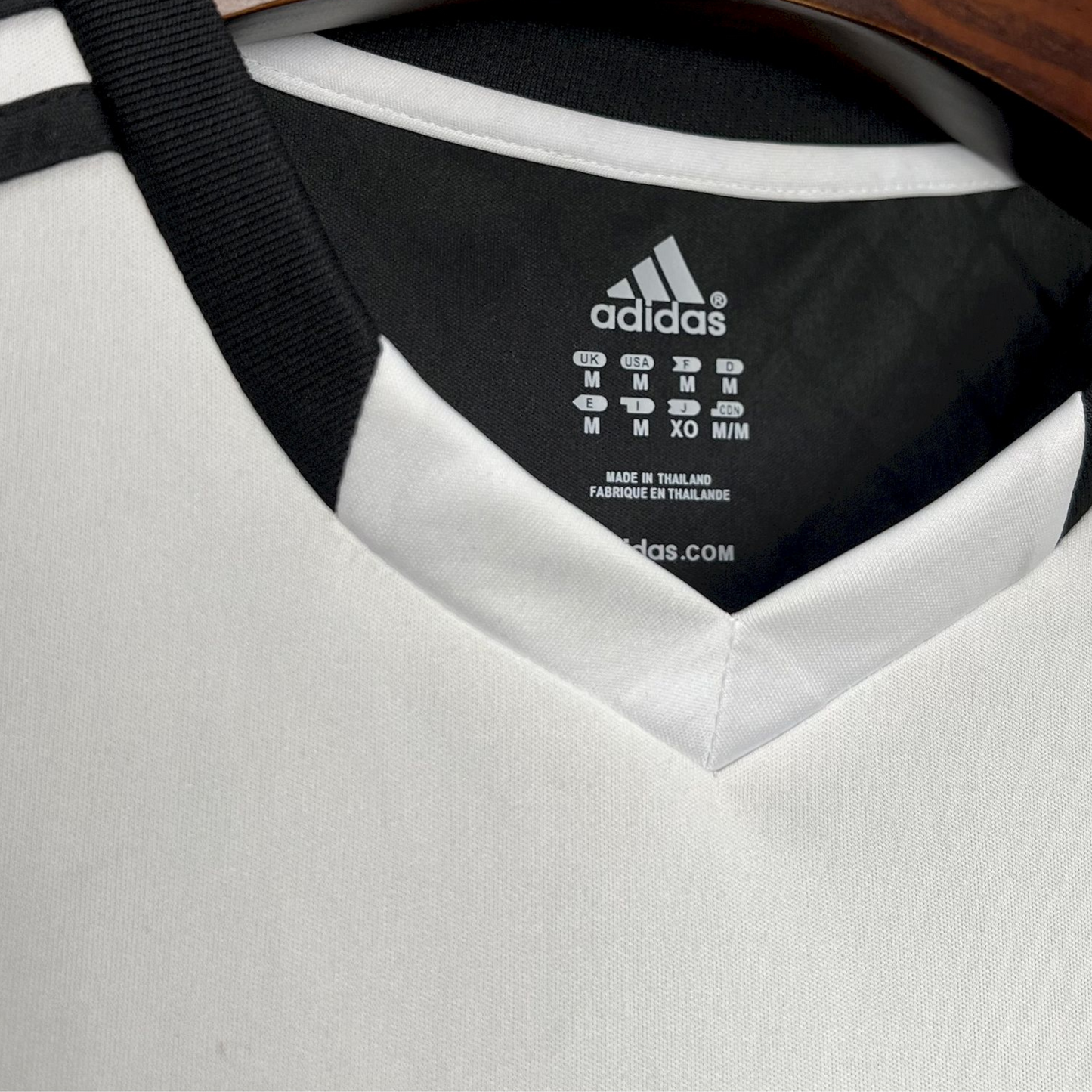 Benfica Retro 13/14 T-Shirt by Kickeoffss featuring classic design and team colors.