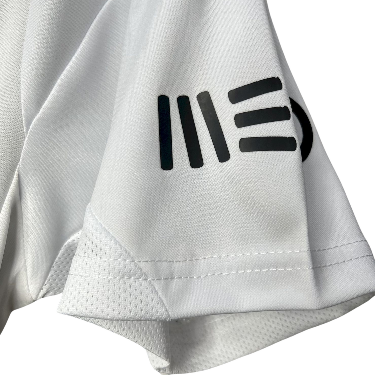 Kickeoffss Benfica Retro 13/14 T-shirt featuring a vintage design and club colors.