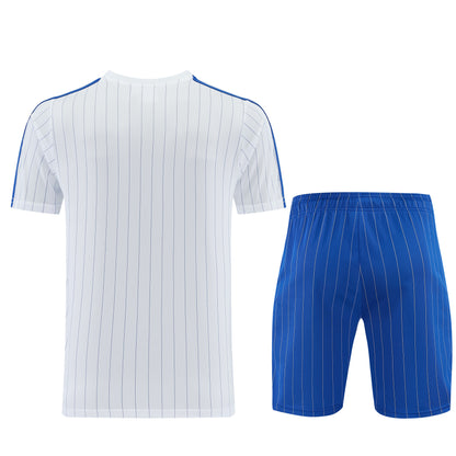 Conjunto LifeStyle Chelsea da Velukz, com tecido confortável, detalhes modernos, ideal para estilo casual e descontraído.
