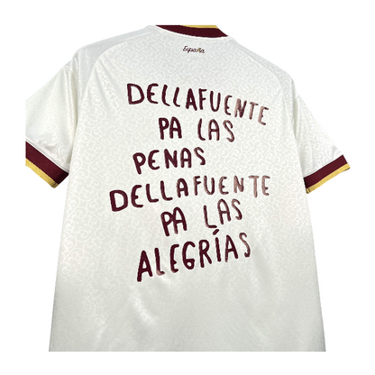 Camiseta Velukz Dellafuente Espanha 2026, t-shirt branca com estampa do evento, confortável e de alta qualidade.