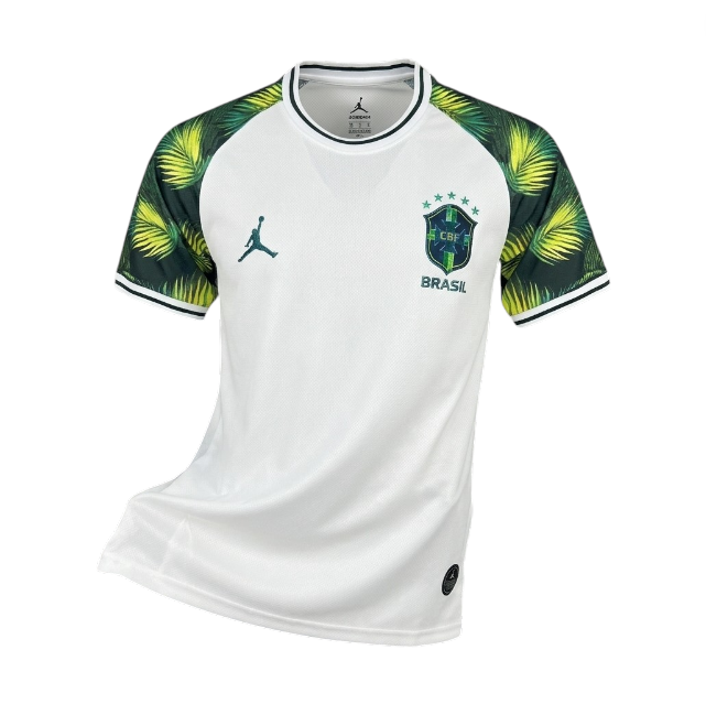 Camiseta especial Palmeiras Brasil 2026 da Velukz, com detalhes do time e cores verdes e brancas, em tecido confortável.