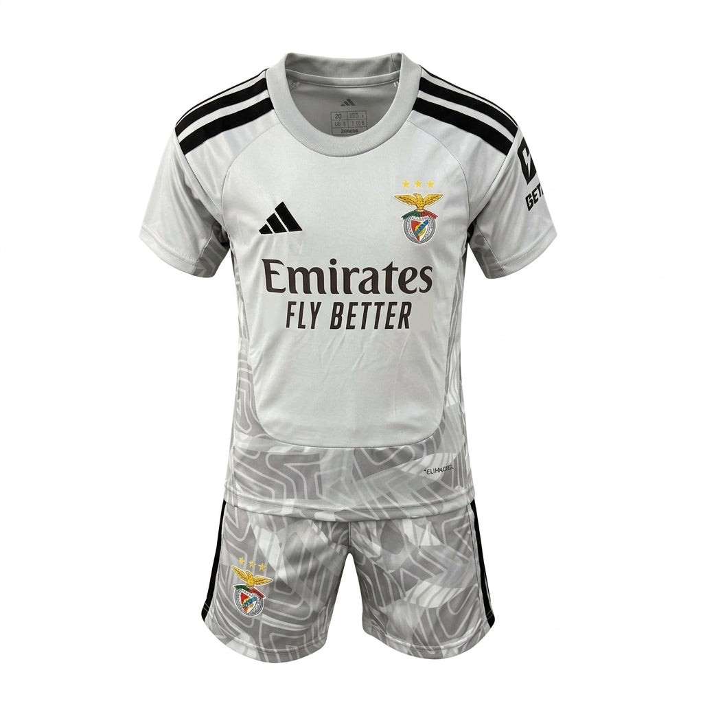 Kit criança Cinzento Benfica da Velukz, com detalhes em cinza e design esportivo, ideal para crianças de 26-27.