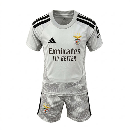 Kit criança Cinzento Benfica da Velukz, com detalhes em cinza e design esportivo, ideal para crianças de 26-27.