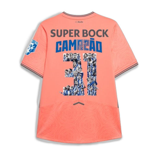 Camisa T-Shirt Alternativa Campeão Porto 25/26 da Velukz, em tecido branco com detalhes do time e logotipo na frente.