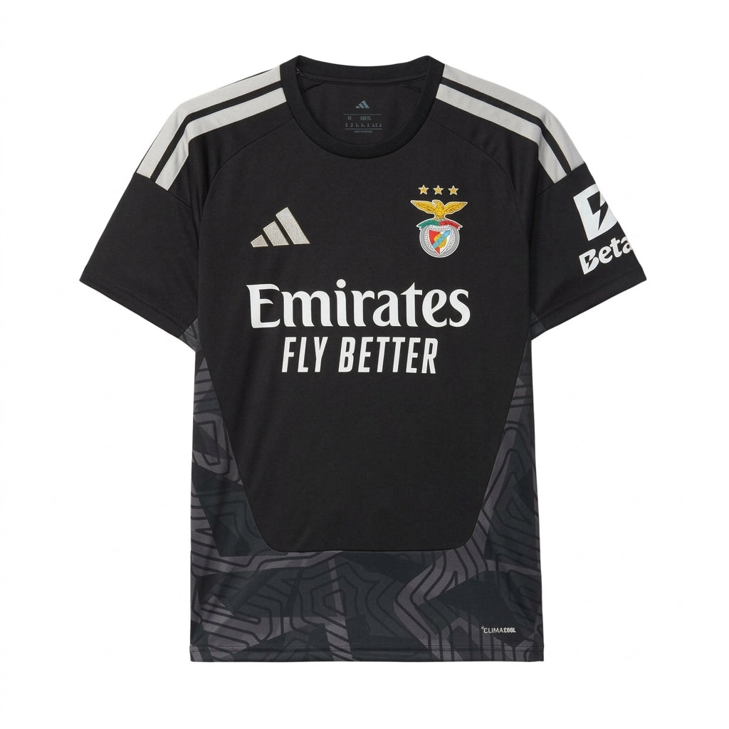 Camisola preta de guarda-redes do Benfica, t-shirt da Velukz, com detalhes de design esportivo e logotipo do clube.