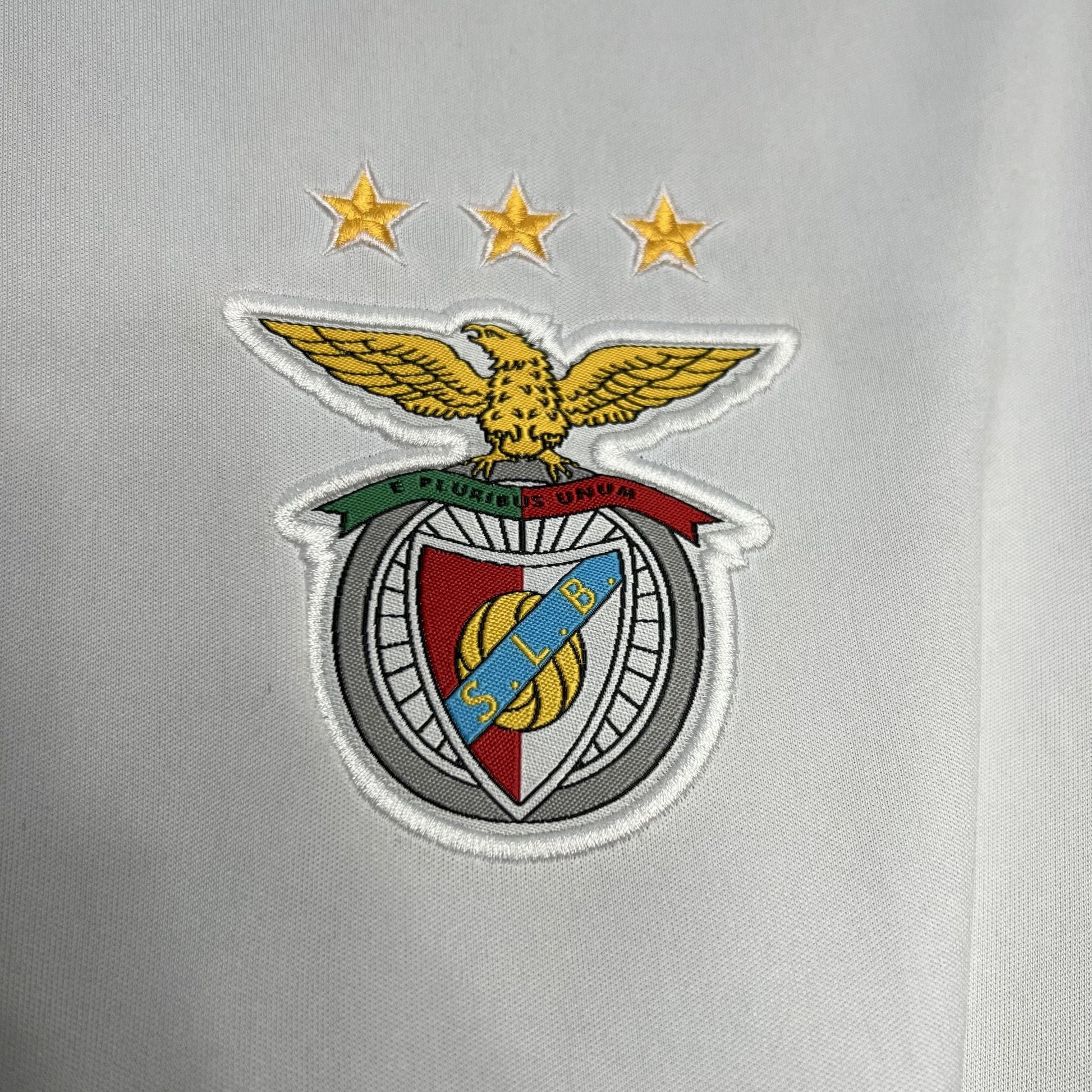 Kickeoffss Benfica Retro 13/14 t-shirt featuring a classic design with team colors and logo.