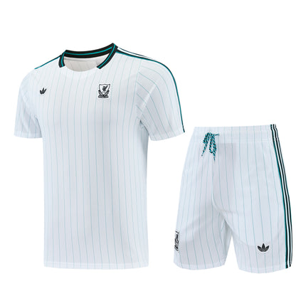 Conjunto Lifestyle Liverpool da Velukz, roupa casual com design moderno, exibido na imagem.