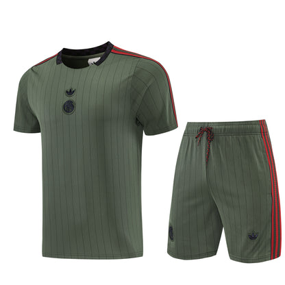 Conjunto de treino Velukz Bayern Munique, confortável e com detalhes do clube, ideal para fãs de futebol e atividades físicas
