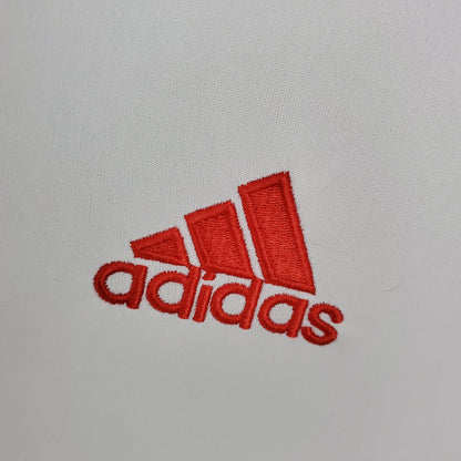 Benfica Retro 13/14 T-Shirt by Kickeoffss featuring classic design and vibrant team colors.