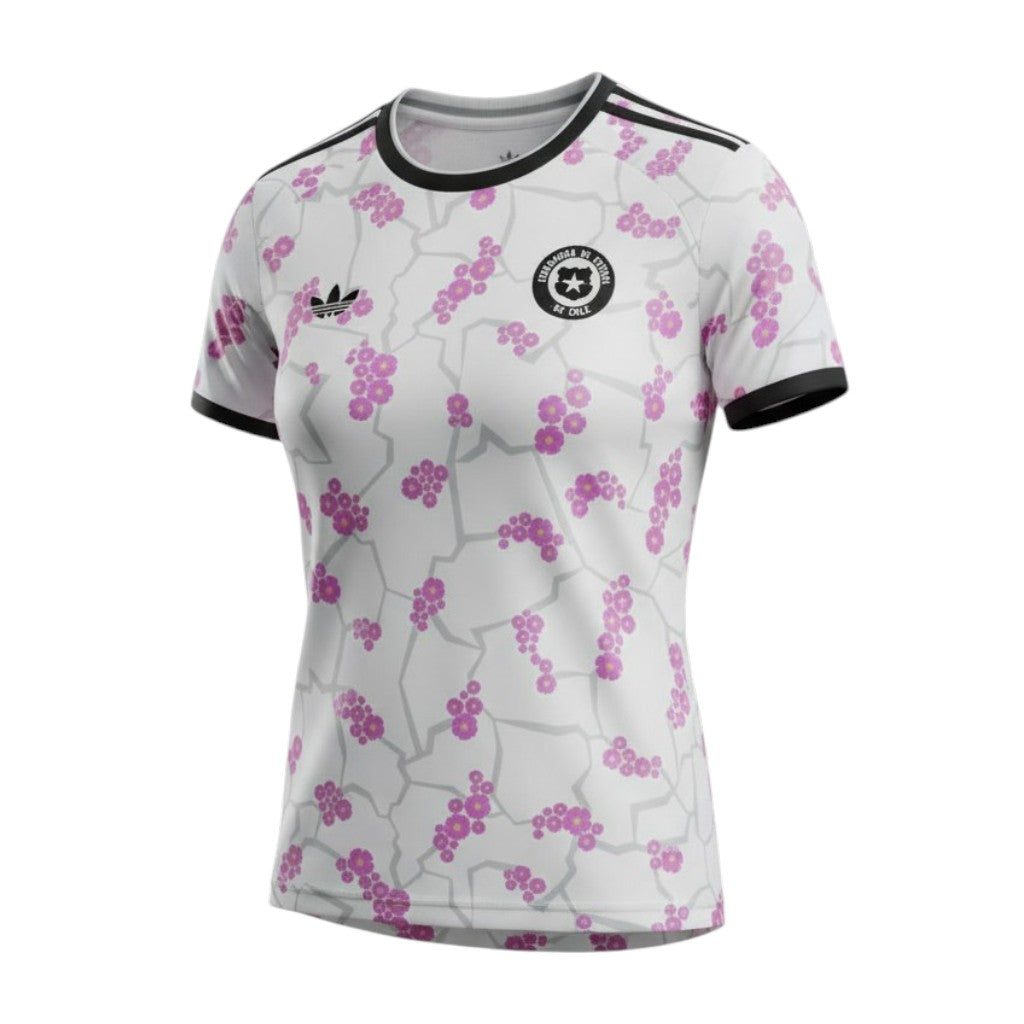 T-Shirt feminina Velukz Alternativa Chile com design colorido, exibida na imagem em fundo neutro.
