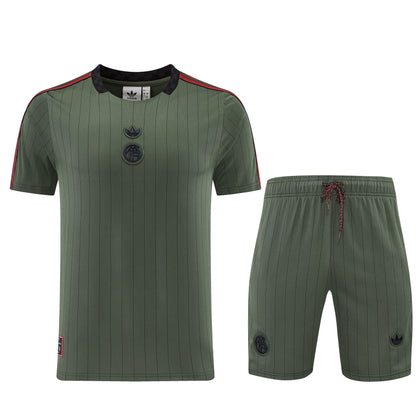 Conjunto de treino masculino Velukz Bayern Munique, camisa e calças esportivas com logotipo do clube alemão.