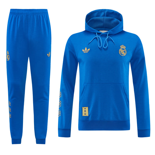 Conjunto de moletom do Real Madrid 26/27 da marca Velukz, com design confortável e detalhes do clube.