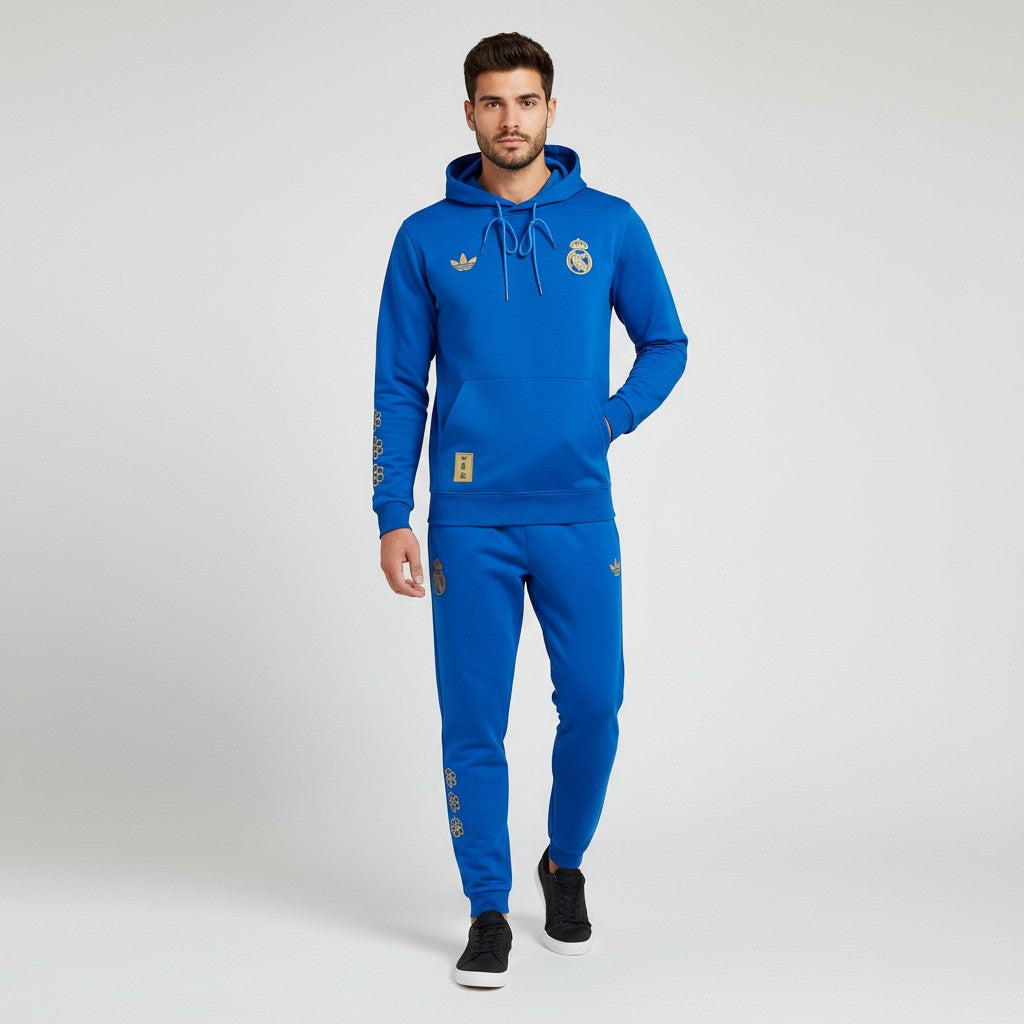 Conjunto de moletom do Real Madrid 26/27 da marca Velukz, com detalhes do clube e design confortável para fãs do futebol.