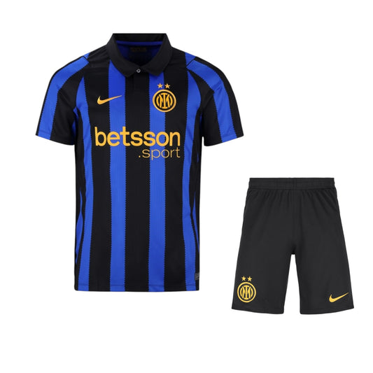 Kit Criança Velukz Inter Milão 26/27 com uniforme principal e sem meias, ideal para jovens torcedores de futebol.