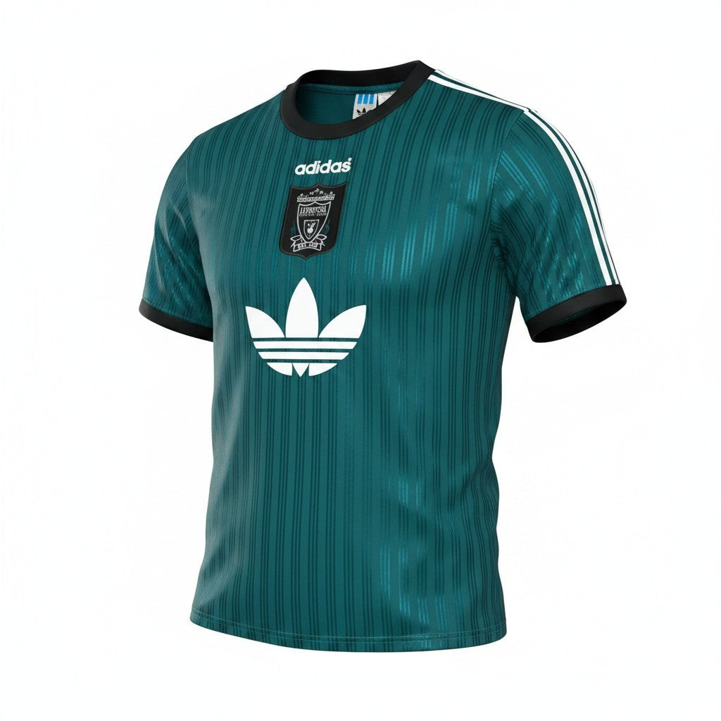 Camisa retrô Green Liverpool 95/96 da Velukz, camiseta de time de futebol com detalhes verdes e logotipo da equipe Liverpool.