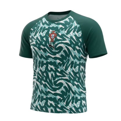 Camiseta T-Shirt Aquecimento Portugal da Velukz com logotipo do país em tecido branco, ideal para fãs de futebol e clima quente