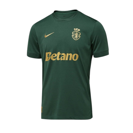 Camisola T-Shirt Sporting 120 anos Velukz, com detalhes comemorativos, em tecido confortável, para fãs do time Sporting.